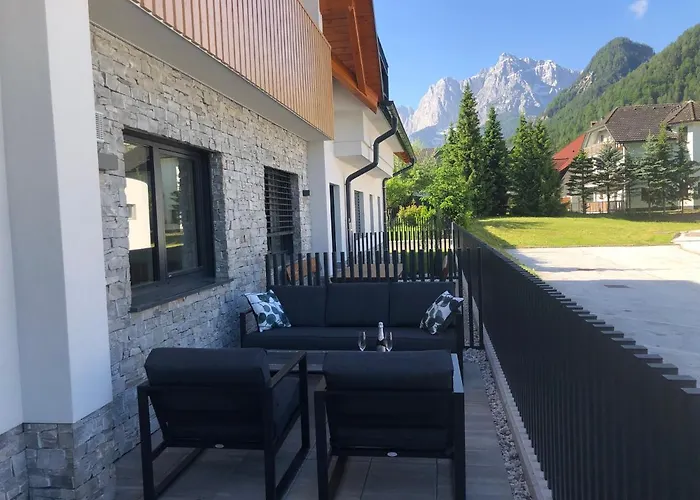 Mojca - Peridot In The Center With Private Indoor Parking * Kranjska Gora