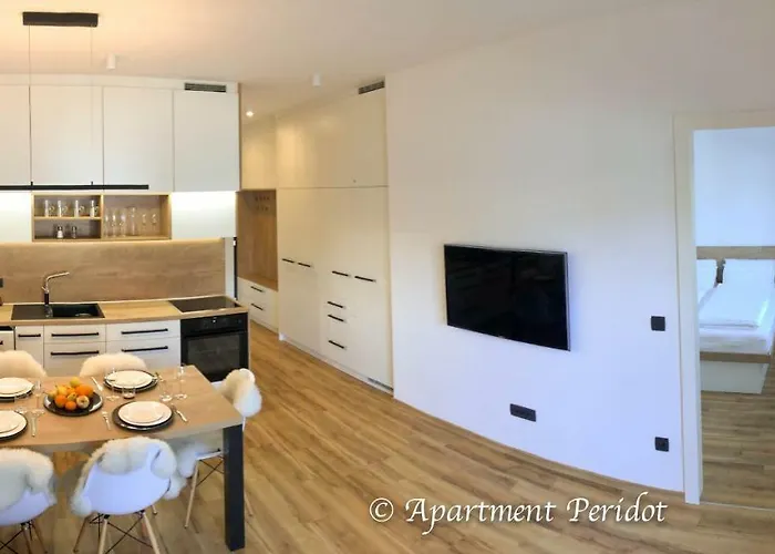 Mojca - Peridot In The Center With Private Indoor Parking Apartmán